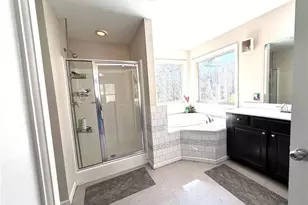 1302 Ida Woods Ln, Lawrenceville, GA 30045 - Photo 11