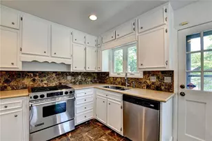 145 Kinross Ct, Roswell, GA 30076 - Photo 23