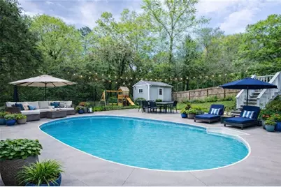 945 E Riverbend Drive SW, Lilburn, GA 30047 - Photo 29