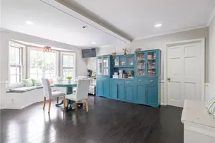 945 E Riverbend Dr SW, Lilburn, GA 30047 - Photo 9