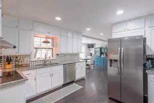 945 E Riverbend Dr SW, Lilburn, GA 30047 - Photo 7