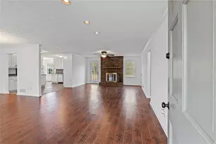 2293 Hidden Ln, Snellville, GA 30078 - Photo 7