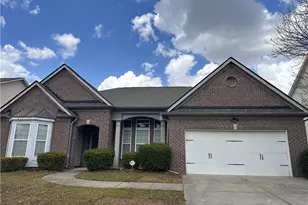 825 Stonehaven Rd SW, Atlanta, GA 30331 - Photo 1