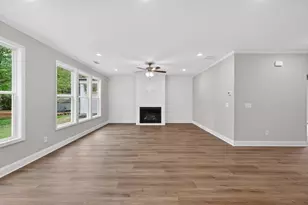 4862 White St, Sugar Hill, GA 30518 - Photo 5