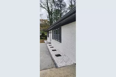 7498 Helms Court, Jonesboro, GA 30236 - Photo 3