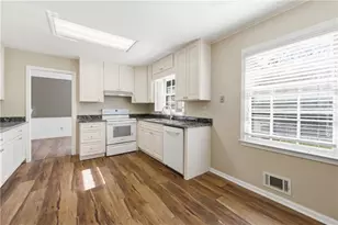 137 Bonnie Ln NW, Lilburn, GA 30047 - Photo 5