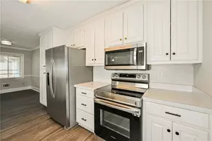 902 Hickory Nut Ln, Lawrenceville, GA 30043 - Photo 9