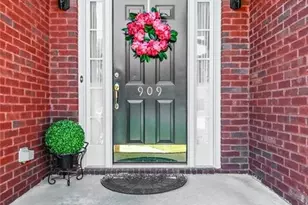 909 Old Barker Pl, Loganville, GA 30052 - Photo 7