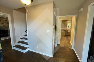 9935 La View Cir, Roswell, GA 30075 - Photo 3