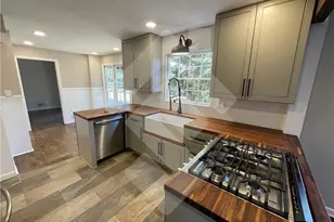 9935 La View Cir, Roswell, GA 30075 - Photo 11