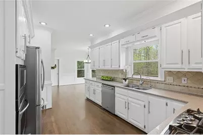 7105 Cherry Bluff Drive, Atlanta, GA 30350 - Photo 9