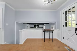 466 Hickory Hills Dr, Stone Mountain, GA 30083 - Photo 9