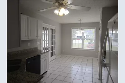 6285 Huntcliff Drive, Flowery Branch, GA 30542 - Photo 9
