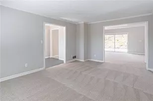 4571 Huntridge Dr NE, Roswell, GA 30075 - Photo 9