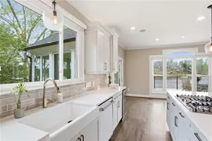 641 E Shore Dr, Canton, GA 30114 - Photo 15