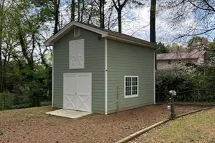 5162 Irwin Ct SW, Lilburn, GA 30047 - Photo 5