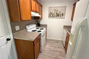 250 Mill Creek Pl, Roswell, GA 30076 - Photo 11