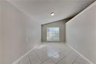 615 Paris Dr, Lawrenceville, GA 30043 - Photo 7