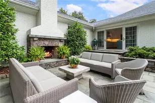 3798 Castlegate Dr, Atlanta, GA 30327 - Photo 7