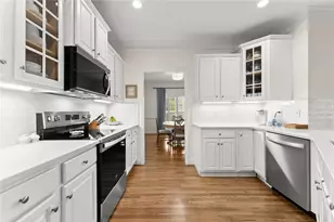 6595 Pond View Ct, Clermont, GA 30527 - Photo 11