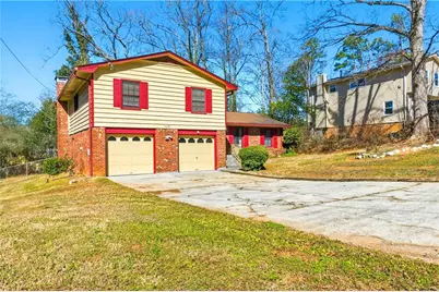 618 Rockborough Drive, Stone Mountain, GA 30083 - Photo 3