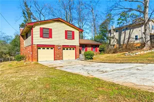 618 Rockborough Dr, Stone Mountain, GA 30083 - Photo 3