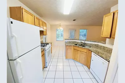 5528 Silver Springs Drive, Sugar Hill, GA 30518 - Photo 9