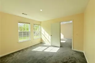 893 Hawthorn Ln, Grayson, GA 30017 - Photo 11