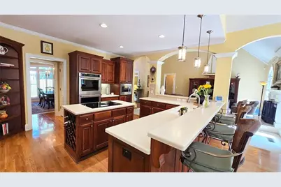 4110 Runnymede Drive SW, Lilburn, GA 30047 - Photo 9