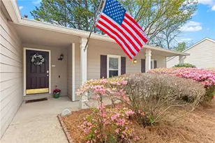 210 Magnolia Tree Ct, Alpharetta, GA 30022 - Photo 3