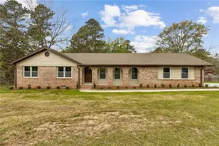 2526 Hamill Dr, Buford, GA 30519 - Photo 3