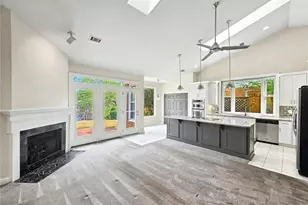 29 Lake Villa Dr, Roswell, GA 30076 - Photo 11