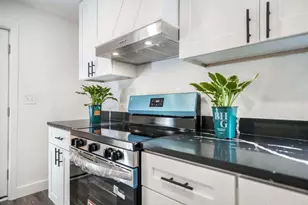 1081 Clay Ave, Macon, GA 31211 - Photo 9