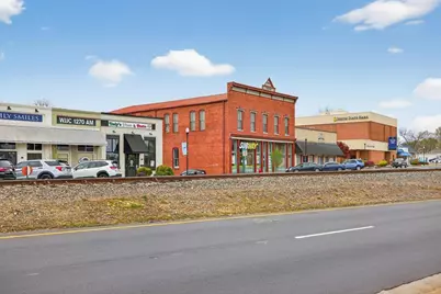 696 530 Madison Street, Commerce, GA 30529 - Photo 5