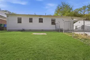 2649 Santa Barbara Dr NW, Atlanta, GA 30318 - Photo 7