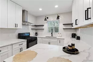 2545 Plantation Dr, Atlanta, GA 30344 - Photo 11