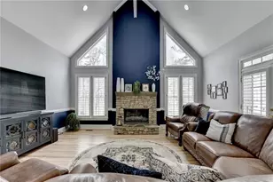 195 Stoney Ridge Dr, Alpharetta, GA 30022 - Photo 3