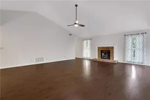 4655 Hampton Square Dr, Alpharetta, GA 30022 - Photo 5