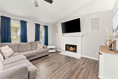 5037 Holly Hock Drive, Flowery Branch, GA 30542 - Photo 11