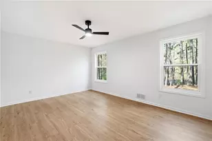 324 Hill Crest Cir, Woodstock, GA 30188 - Photo 17