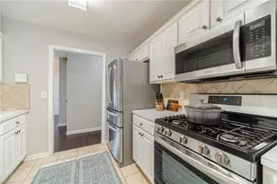 6130 Devonshire Dr, Flowery Branch, GA 30542 - Photo 15