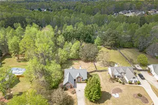 6130 Devonshire Dr, Flowery Branch, GA 30542 - Photo 35