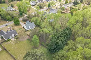 6130 Devonshire Dr, Flowery Branch, GA 30542 - Photo 35