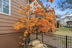 423 Crestmont Ln, Canton, GA 30114 - Photo 51