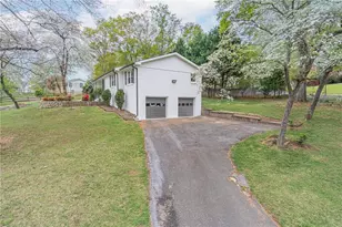 194 Melanie Ln, Woodstock, GA 30188 - Photo 3