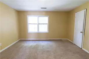 1024 Oaks Pkwy SE, Smyrna, GA 30082 - Photo 7