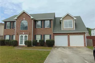 611 Dove Ln, Stone Mountain, GA 30087 - Photo 3