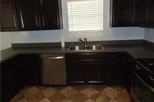 611 Dove Ln, Stone Mountain, GA 30087 - Photo 9