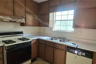 208 Fairview Point, Ellenwood, GA 30294 - Photo 11