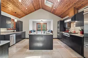 2881 Cravey Dr NE, Atlanta, GA 30345 - Photo 9